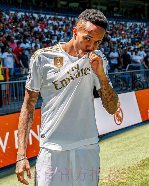 皇马19年时计划签德里赫特 但首席球探更看好米利唐