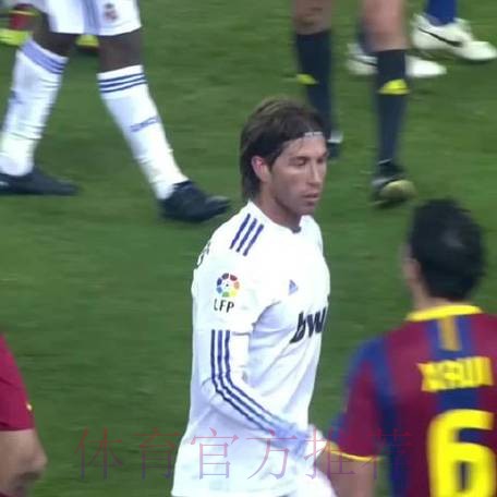 马卡:皇马球员对巴萨愤怒很惊讶 拉莫斯劝阻皮克 马卡:皇马球员对巴萨愤怒很惊讶 拉莫斯劝阻皮克